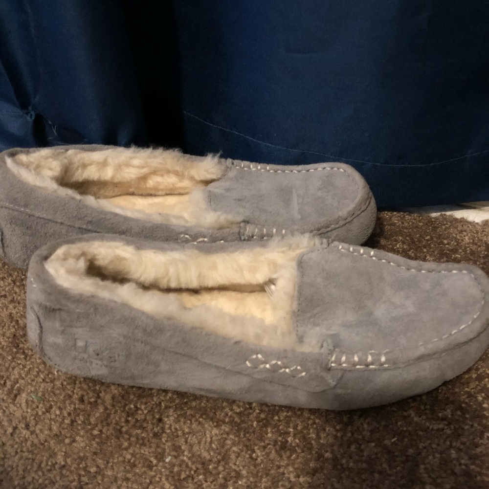UGG